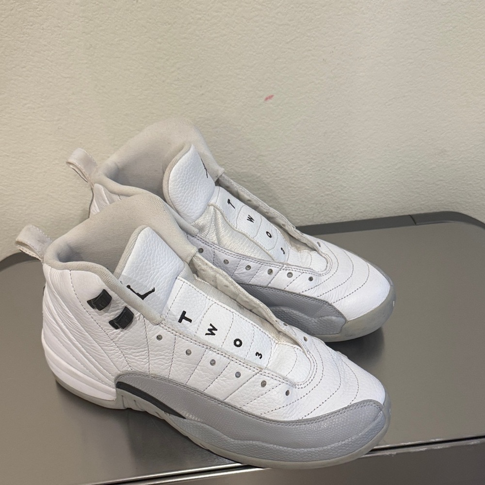 Nike Air Jordan Retro 12 Wolf Grey 9.5Y